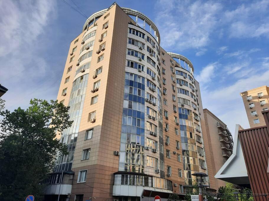 Квартира С Видом На Горы Алмати Екстер'єр фото
